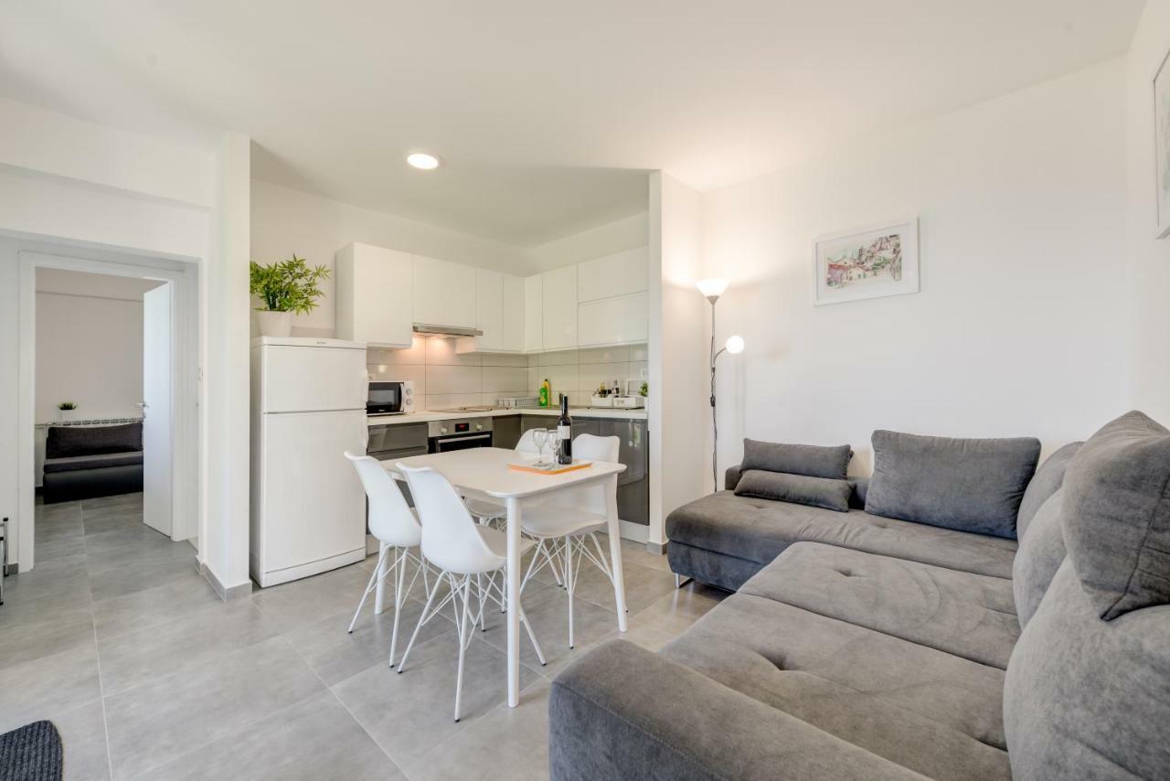 Apartments Mimac Omis Luaran gambar